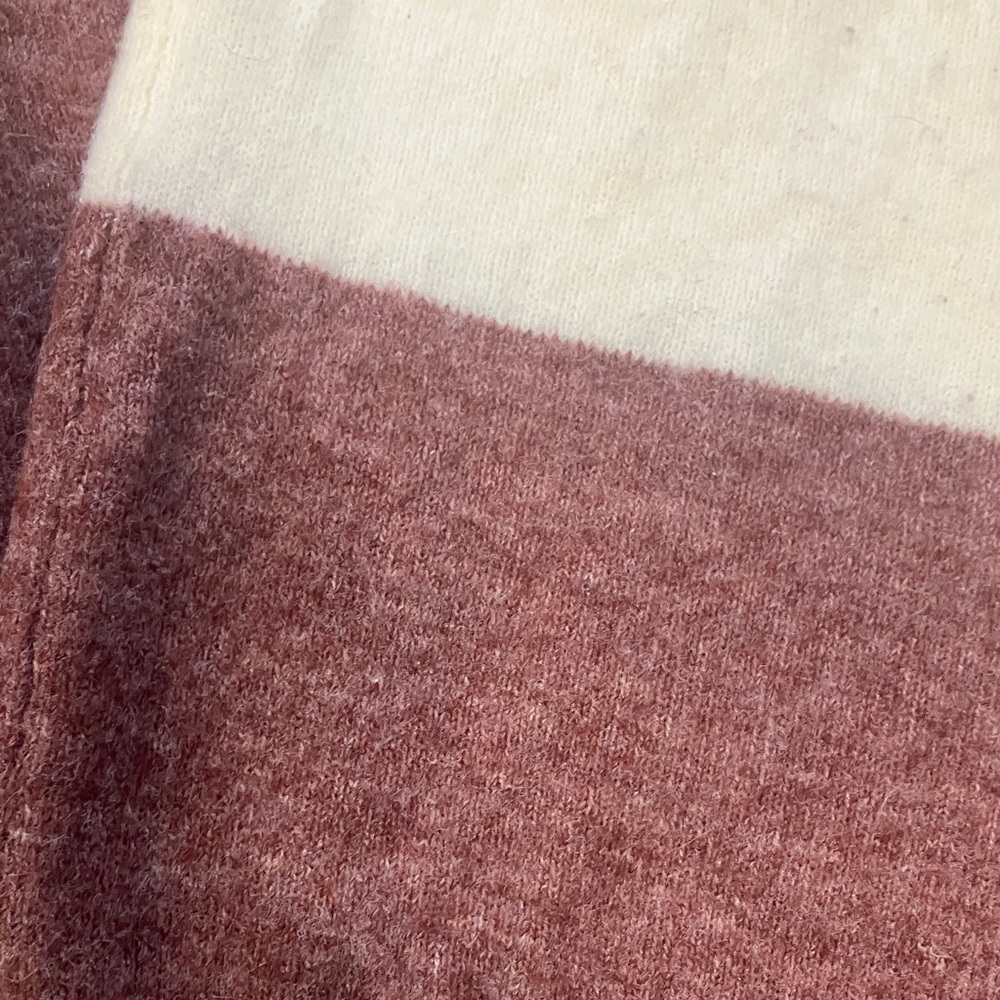 Last Chance! Vero Moda Women's Striped Sweater in Red, Gray, and Cream - Picture 5 of 7